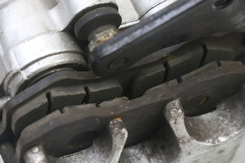 photo de PINZA FRENO DELANTERA LONGJIA SHARPY 125 (2020 - 2024) - Detalles de los puntos de fijación