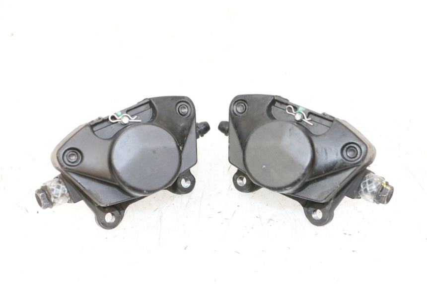 photo de PINZA FRENO DELANTERA PIAGGIO MP3 HPE 300 (2019 - 2026) - Detalles de los puntos de fijación