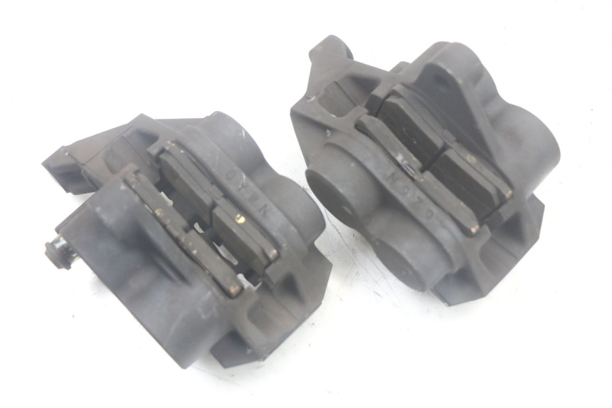 photo de PINZA DE FRENO DELANTERA YAMAHA MT-07 MT07 ABS 700 (2014 - 2017) - Primer plano técnico