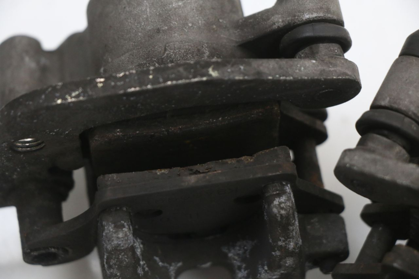 photo de PINZA FRENO DELANTERA MBK MW TRYPTIK 125 (2014 - 2016) - Detalles de los puntos de fijación