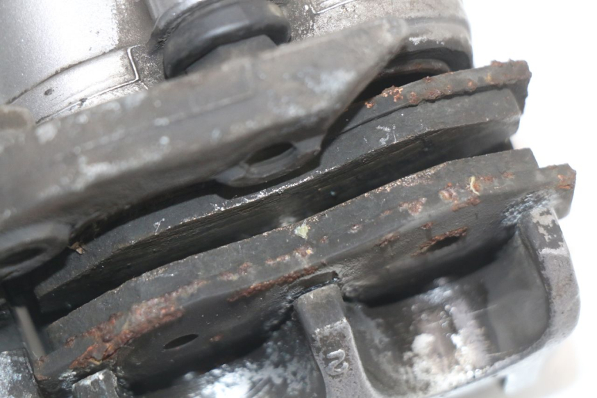 photo de PINZA DE FRENO DELANTERO HONDA NHX LEAD 110 (2008 - 2010) - Detalles de los puntos de fijación