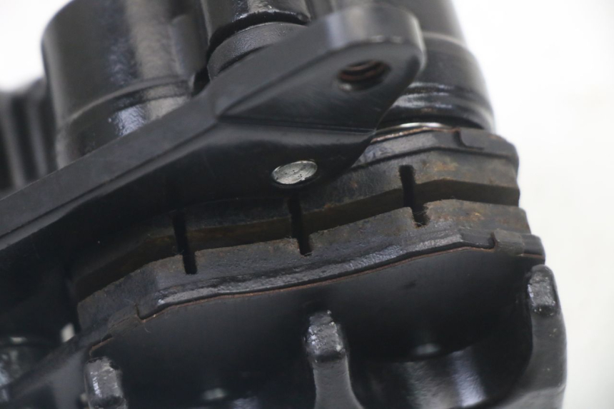 photo de PINZA DE FRENO DELANTERA PEUGEOT TWEET 4T 50 (2023 - 2025) - Detalles de los puntos de fijación