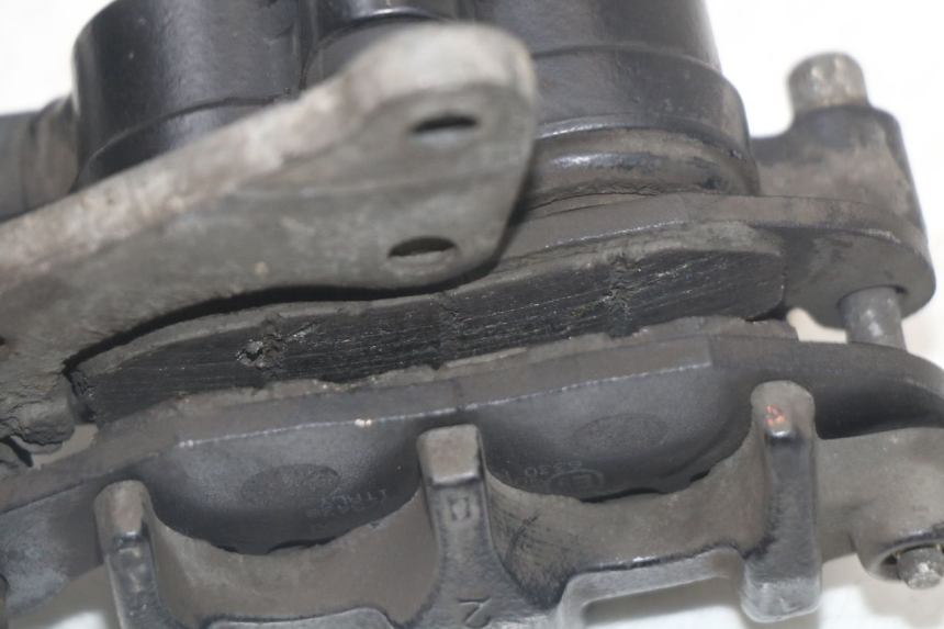 photo de PINZA FRENO DELANTERA PIAGGIO LIBERTY IGET 4T 50 (2021 - 2025) - Detalles de los puntos de fijación