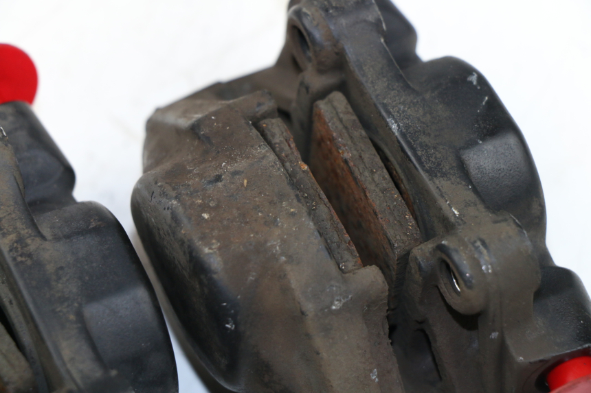 photo de PINZA FRENO DELANTERA PIAGGIO MP3 125 (2006 - 2014) - Detalles de los puntos de fijación