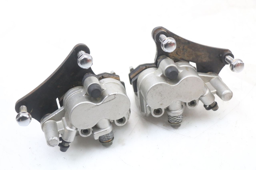 photo de PINZA FRENO DELANTERA REGAL RAPTOR RAXTER 2 125 (2007 - 2015) - Detalles de los puntos de fijación