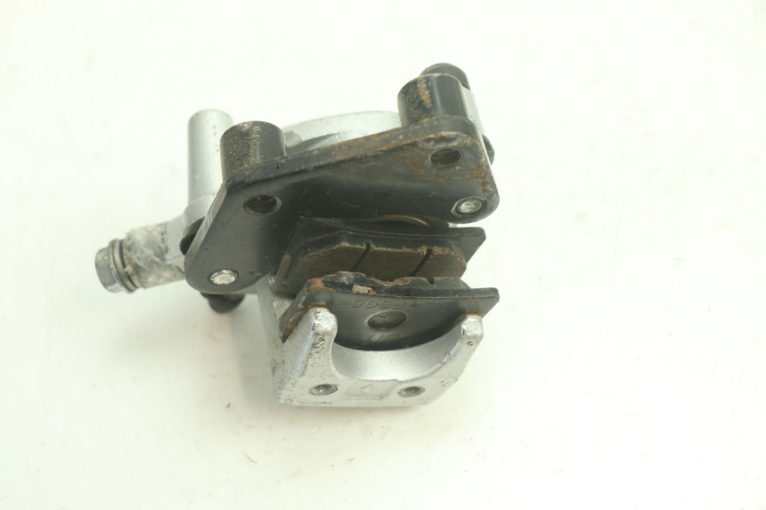 photo de PINZA FRENO DELANTERA BAIKU SAKURA 1 (2021 - 2025) - Primer plano técnico