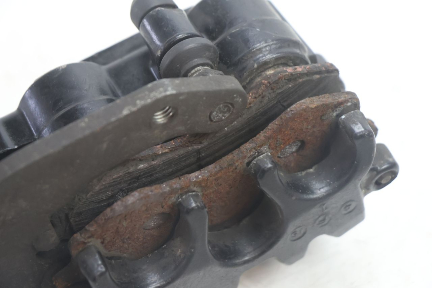 photo de PINZA FRENO DELANTERA PEUGEOT SATELIS 125 (2013 - 2018) - Detalles de los puntos de fijación