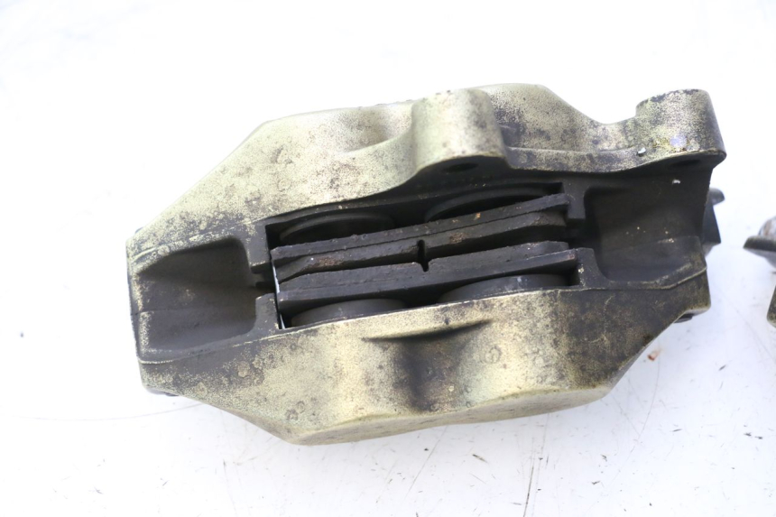 photo de PINZA FRENO DELANTERA DUCATI SS IE DS CARENEE 1000 (2002 - 2006) - Detalles de los puntos de fijación