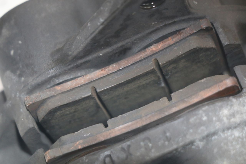 photo de PINZA DE FRENO DELANTERA YAMAHA TDM ABS 900 (2002 - 2014) - Enfoque en la estructura