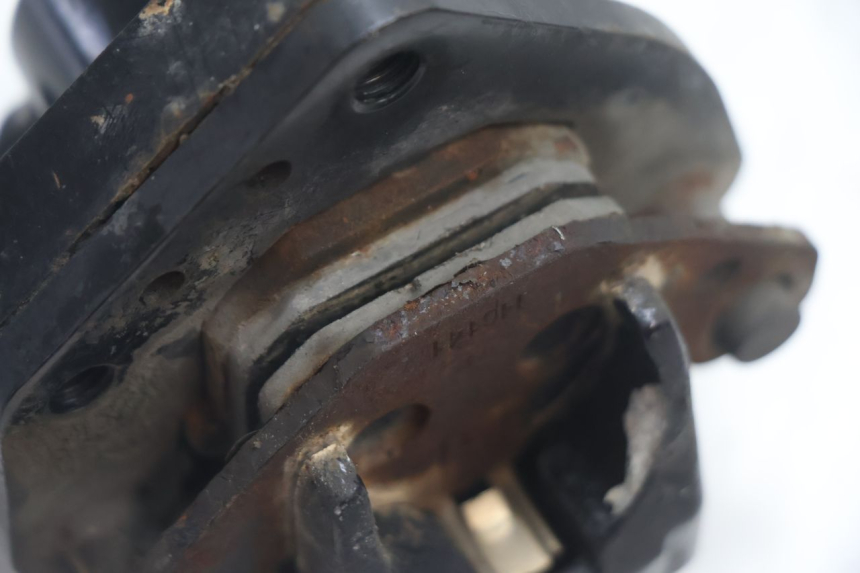 photo de PINZA DE FRENO DELANTERO PEUGEOT TKR TREKKER FURIOUS 50 (2005 - 2014) - Detalles de los puntos de fijación
