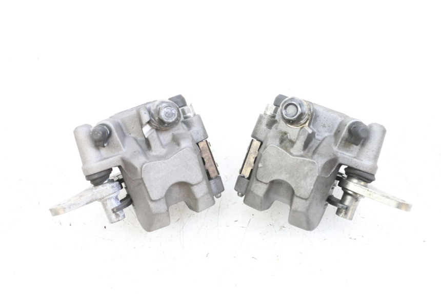 photo de PINZA FRENO DELANTERA YAMAHA TRICITY 300 (2020 - 2024) - Detalles de los puntos de fijación