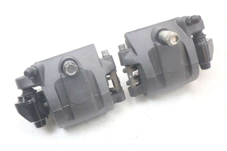 photo de PINZA DE FRENO DELANTERA KAWASAKI VERSYS ABS 650 (2015 - 2018) - Estado de la superficie y material