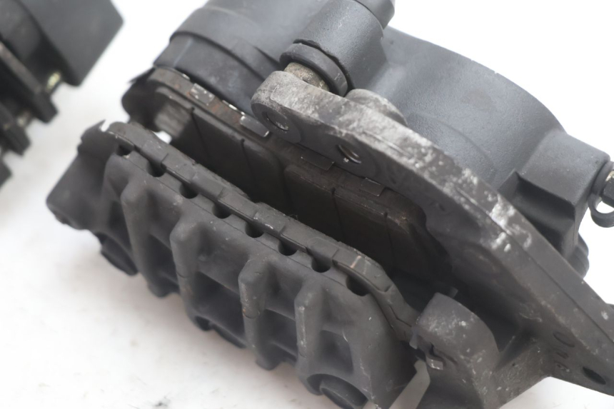 photo de PINZA FRENO DELANTERA HONDA VFR FI RC46 800 (1998 - 2001) - Zoom sobre los componentes