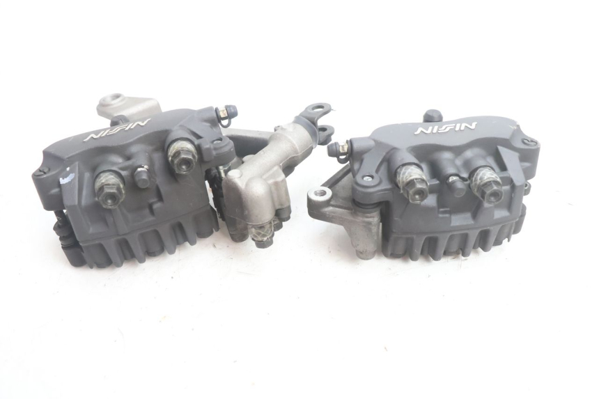 photo de PINZA FRENO DELANTERA HONDA VFR FI RC46 800 (1998 - 2001) - Detalles de los puntos de fijación