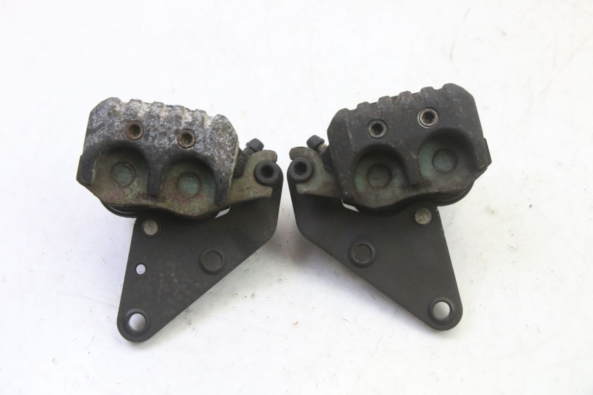 photo de PINZA DE FRENO DELANTERO PIAGGIO X9 EVOLUTION 125 (2003 - 2007) - Detalles de los puntos de fijación