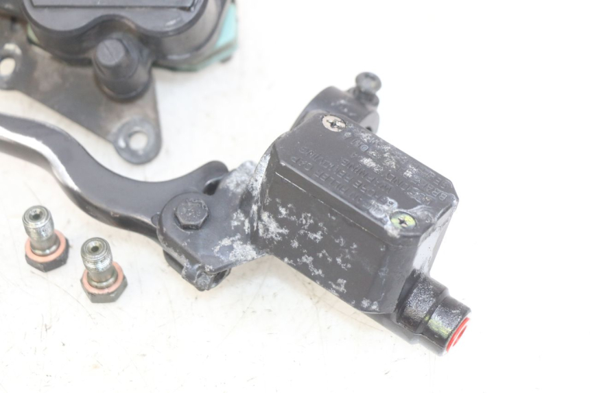 photo de PINZA DE FRENO DELANTERA PIAGGIO XEVO - X EVO 125 (2007 - 2017) - Detalles de los puntos de fijación