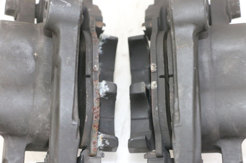 photo de PINZA FRENO DELANTERA YAMAHA XJ6 ABS 600 (2008 - 2016) - Primer plano técnico