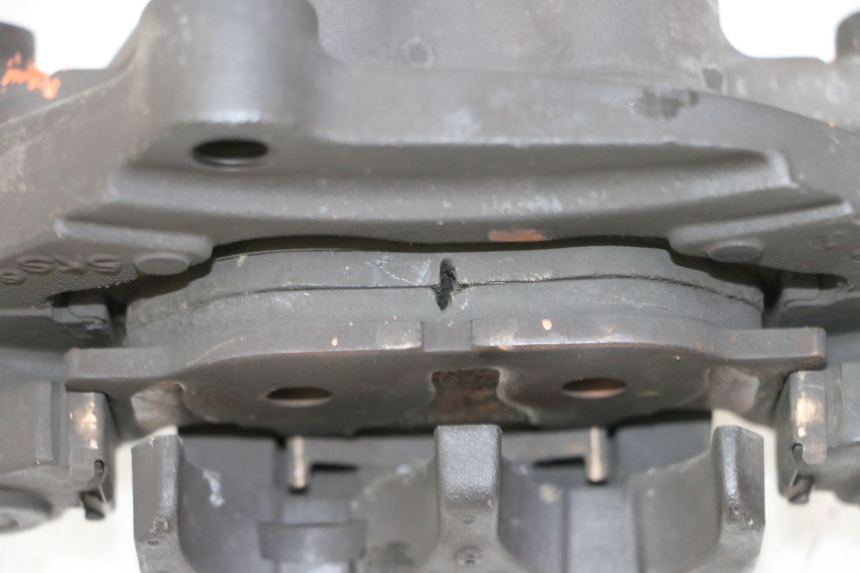 photo de PINZA FRENO DELANTERA YAMAHA XJ6 ABS 600 (2008 - 2016) - Primer plano técnico