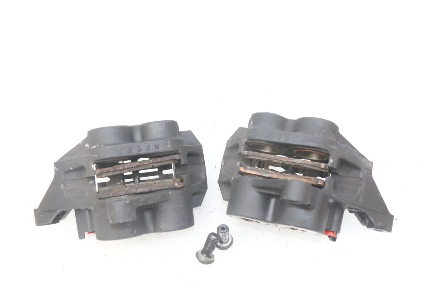 photo de PINZA FRENO DELANTERA YAMAHA XP T-MAX TMAX ABS 530 (2012 - 2015) - Primer plano técnico