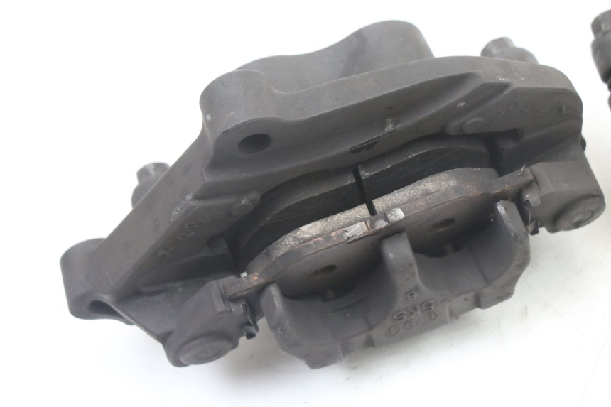 photo de PINZA FRENO DELANTERA YAMAHA XJ6 600 (2008 - 2016) - Primer plano de alta resolución