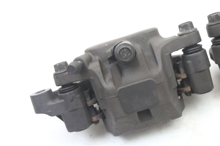 photo de PINZA FRENO DELANTERA YAMAHA XJ6 600 (2008 - 2016) - Primer plano técnico