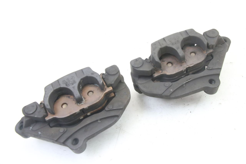 photo de PINZA FRENO DELANTERA YAMAHA XJ6 600 (2008 - 2016) - Detalles de los puntos de fijación