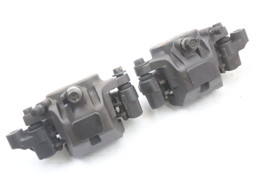 photo de PINZA FRENO DELANTERA YAMAHA XJ6 ABS 600 (2008 - 2016) - Primer plano técnico