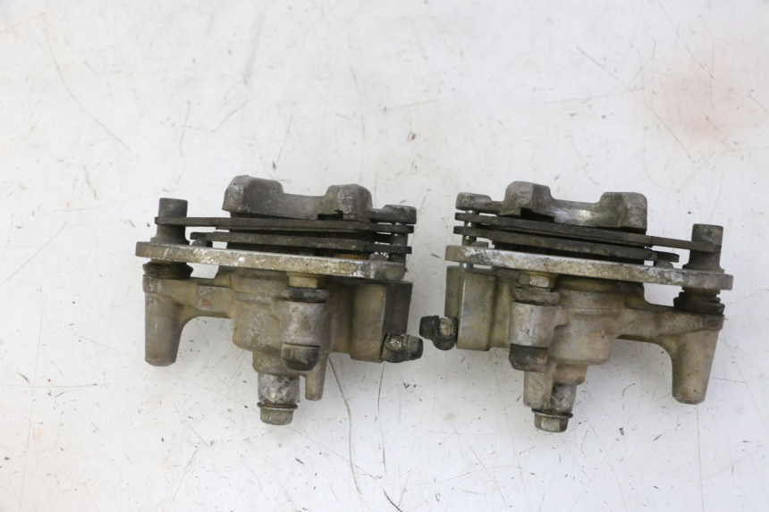 photo de PINZA FRENO DELANTERA YAMAHA YFM R RAPTOR 250 (2008 - 2014) - Primer plano técnico