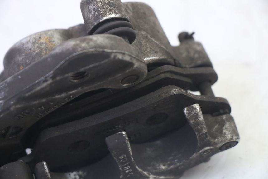 photo de PINZA FRENO DELANTERA YAMAHA YP MAJESTY 125 (2007 - 2010) - Detalles de los puntos de fijación