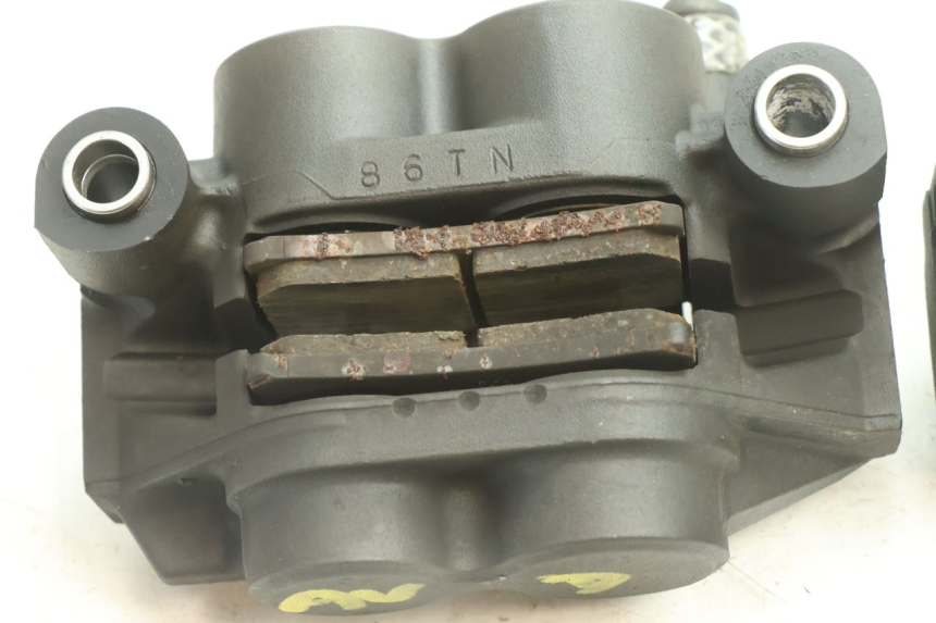 photo de PINZA FRENO DELANTERA YAMAHA YZF R6 600 (2008 - 2009) - Detalles de los puntos de fijación