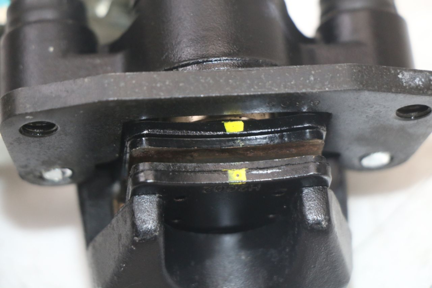 photo de PINZA FRENO ROLL LOCK PIAGGIO MP3 HPE 350 (2018 - 2020) - Detalles de los puntos de fijación