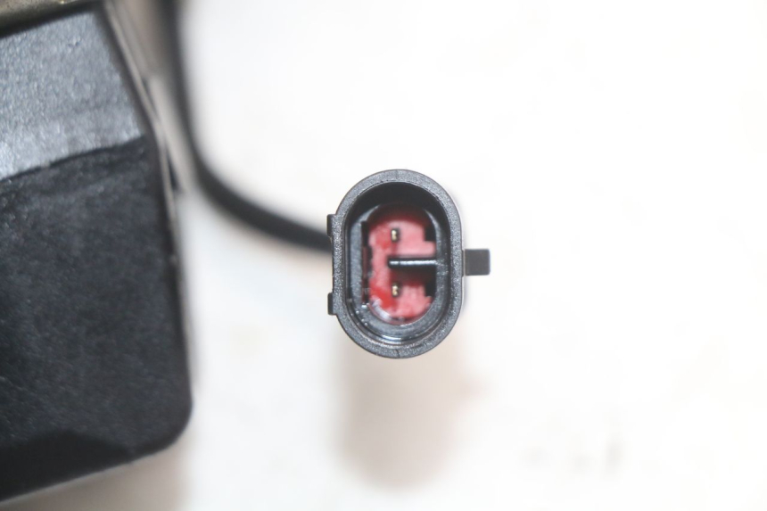 photo de PINZA FRENO ROLL LOCK PIAGGIO MP3 HPE 350 (2018 - 2020) - Estado de la superficie y material