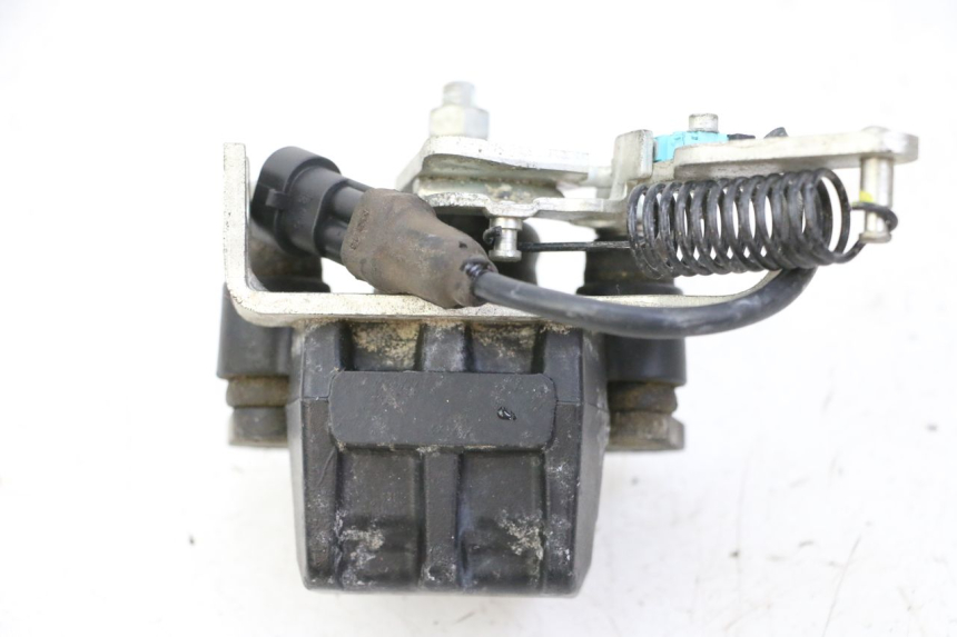photo de PINZA DE FRENO ROLL LOCK PIAGGIO MP3 500 (2014 - 2017) - Detalles de los puntos de fijación