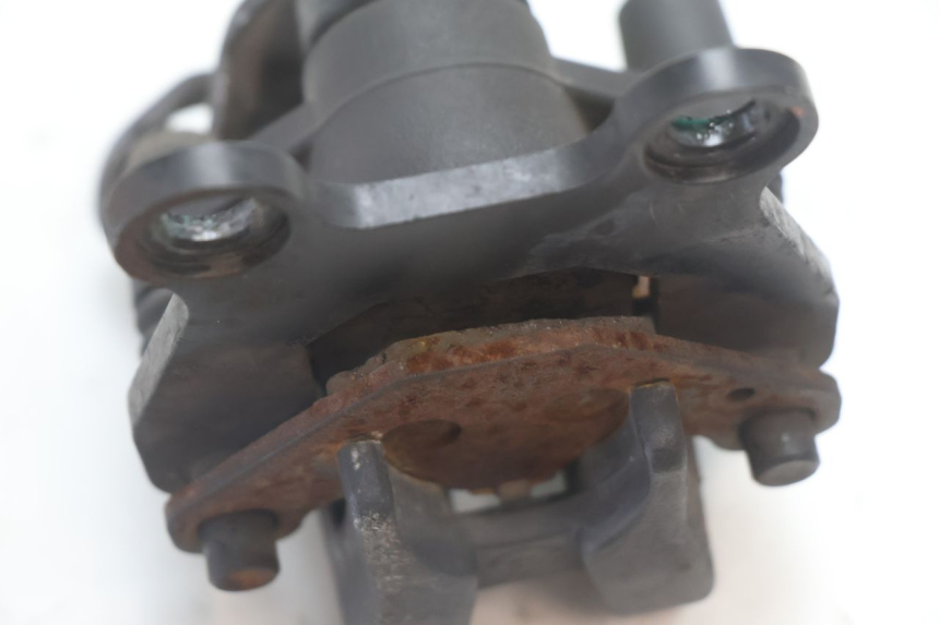 photo de PARKING PINZA FRENO BMW C SPORT 650 (2015 - 2021) - Detalles de los puntos de fijación