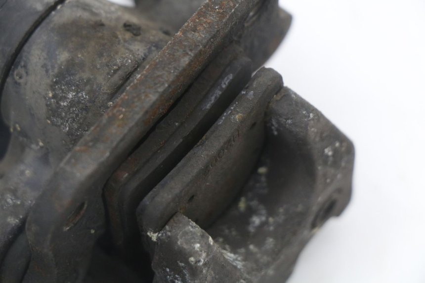 photo de PINZA DE FRENO PIAGGIO MP3 125 (2006 - 2014) - Detalles de los puntos de fijación