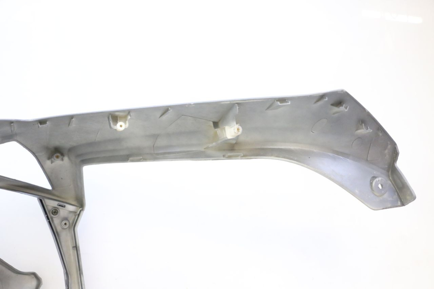 photo de CARENADO FRONTAL MOTRON BREEZY 4T 50 (2021 - 2025) - Detalles de los puntos de fijación