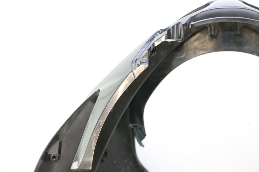 photo de CARENADO FRONTAL SUZUKI BURGMAN EXECUTIVE ABS 650 (2006 - 2012) - Detalle de la pieza