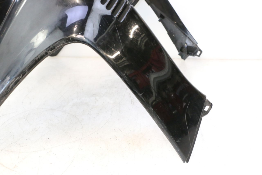 photo de CARENADO FRONTAL SUZUKI BURGMAN EXECUTIVE ABS 650 (2006 - 2012) - Primer plano técnico