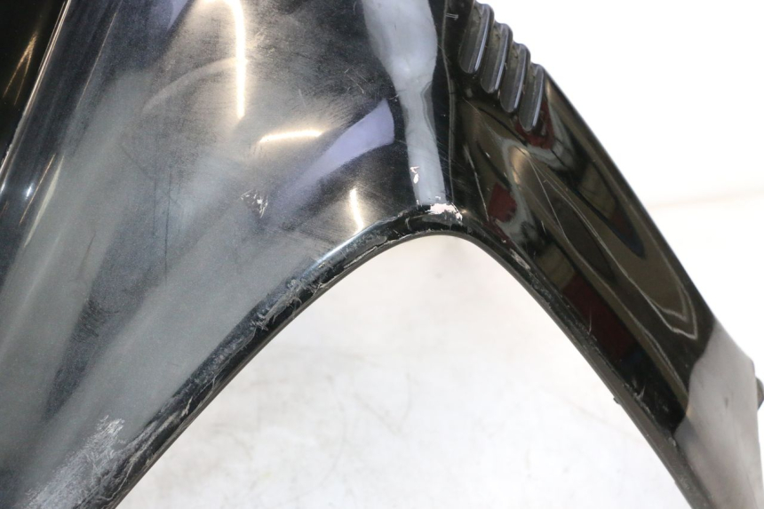 photo de CARENADO FRONTAL SUZUKI BURGMAN EXECUTIVE ABS 650 (2006 - 2012) - Detalles de los puntos de fijación