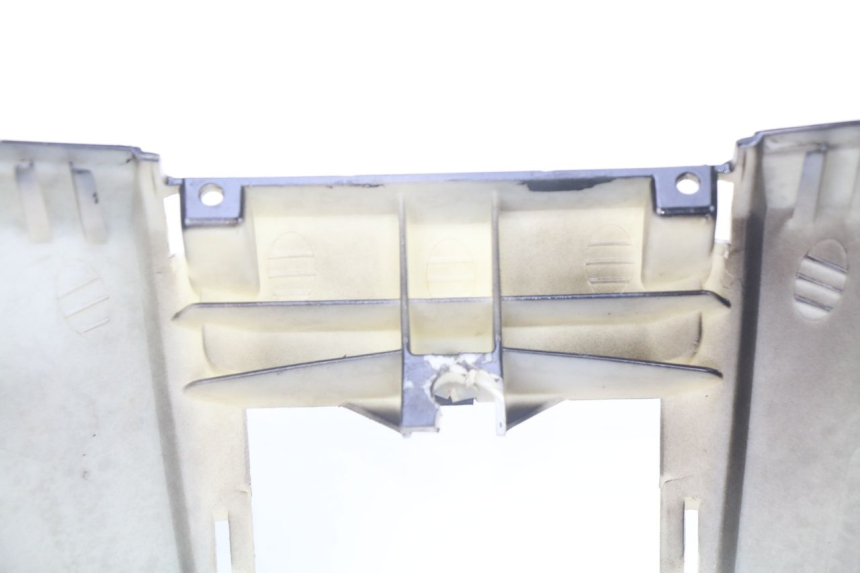 photo de FRENTE. PIAGGIO FLY 125 (2005 - 2012) - Detalles de los puntos de fijación