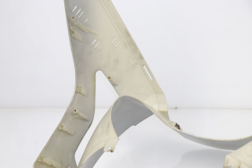 photo de CARENADO FRONTAL REVATTO FUTURA GT 125 (2006 - 2008) - Primer plano técnico