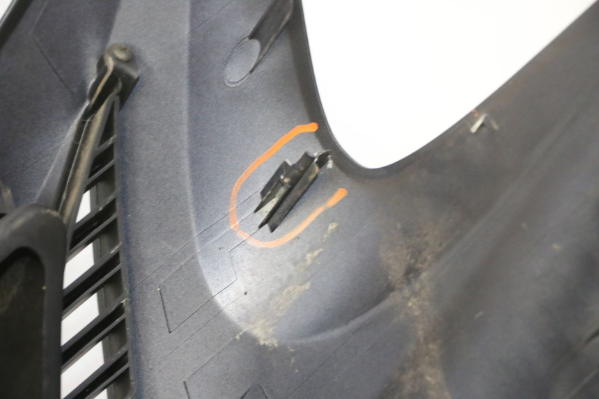 photo de CARENADO FRONTAL KYMCO GRAND DINK 125 (2008 - 2014) - Primer plano técnico