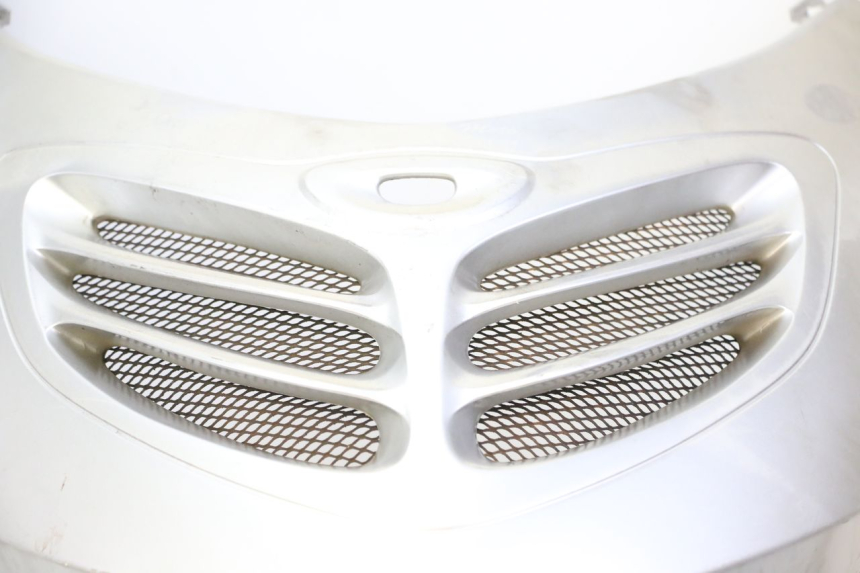 photo de CARENADO FRONTAL KYMCO GRAND DINK 125 (2002 - 2007) - Detalles de los puntos de fijación