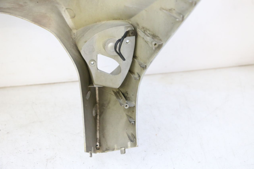 photo de CARENADO FRONTAL KYMCO GRAND DINK 125 (2002 - 2007) - Estado de la superficie y material