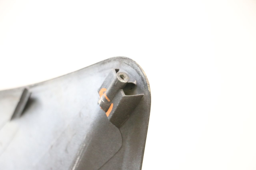 photo de CARENADO FRONTAL SYM GTS EVO 125 (2009 - 2013) - Zoom sobre los componentes