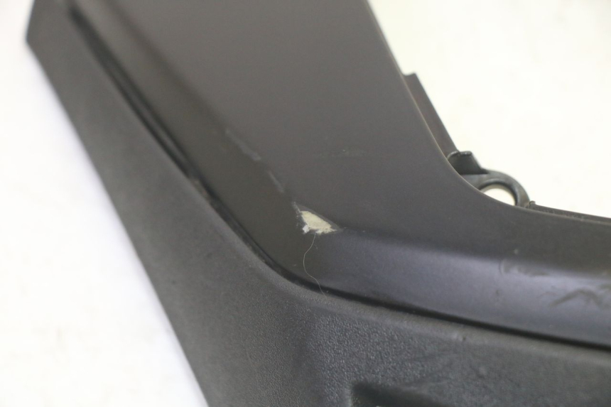 photo de CARENADO FRONTAL BAJO PIAGGIO MP3 HPE 350 (2018 - 2020) - Detalle de la pieza