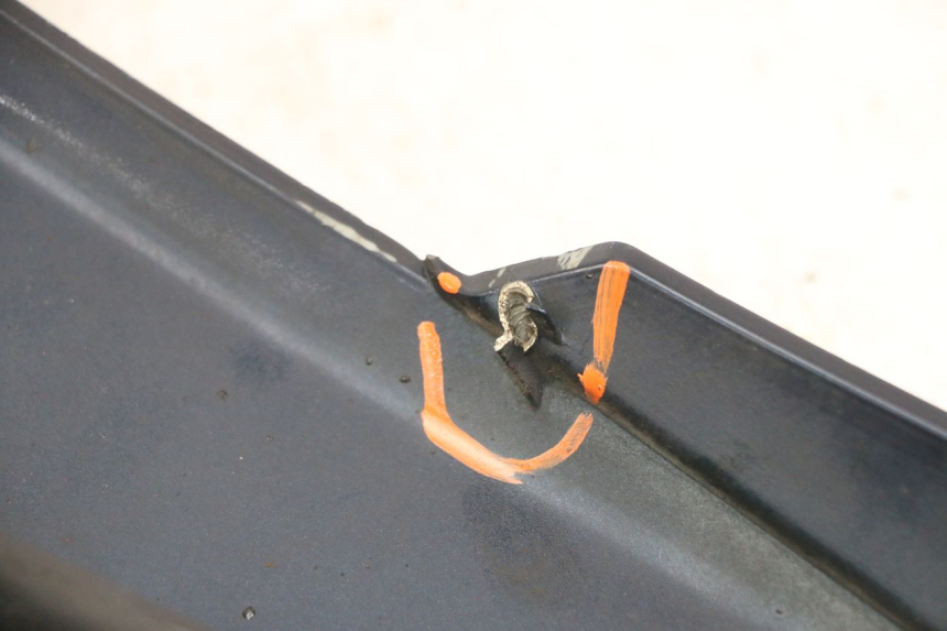 photo de CARENADO FRONTAL BAJO PIAGGIO MP3 LT 300 (2010 - 2016) - Características distintivas