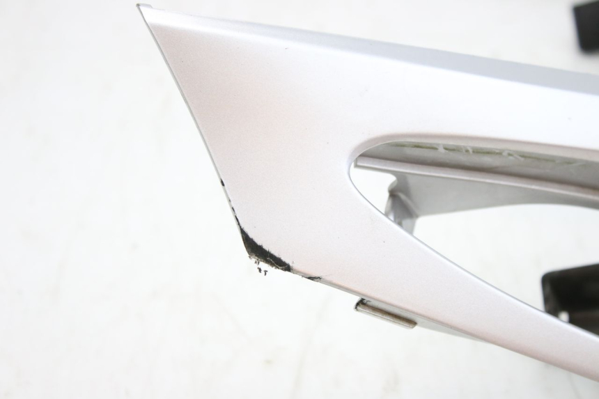 photo de FRENTE INFERIOR SUZUKI UH BURGMAN 125 (2002 - 2006) - Primer plano técnico