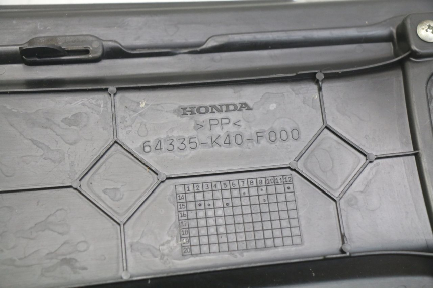 photo de CARENADO FRONTAL INTERIOR HONDA FORZA 125 (2015 - 2016) - Primer plano técnico