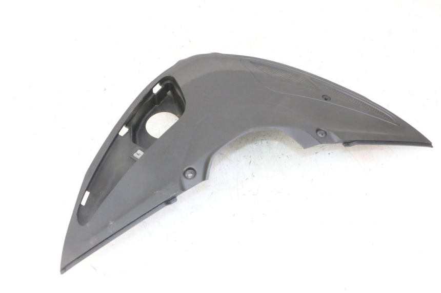 photo de CARENADO FRONTAL INTERIOR PIAGGIO IE MP3 YOURBAN 300 (2011 - 2016) - Primer plano técnico